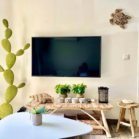 Appartement Perle Du Sud Avec Parking Prive, Piscine Ete Dans Calme