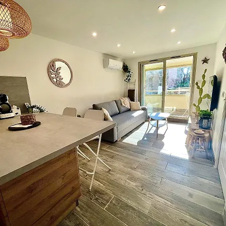 Perle Du Sud Avec Parking Prive, Piscine Ete Dans Calme Apartment Sainte-Maxime