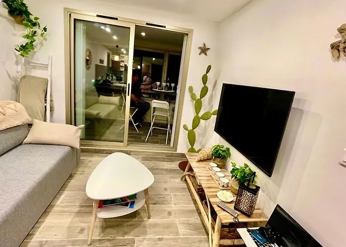 Perle Du Sud Avec Parking Prive, Piscine Ete Dans Calme